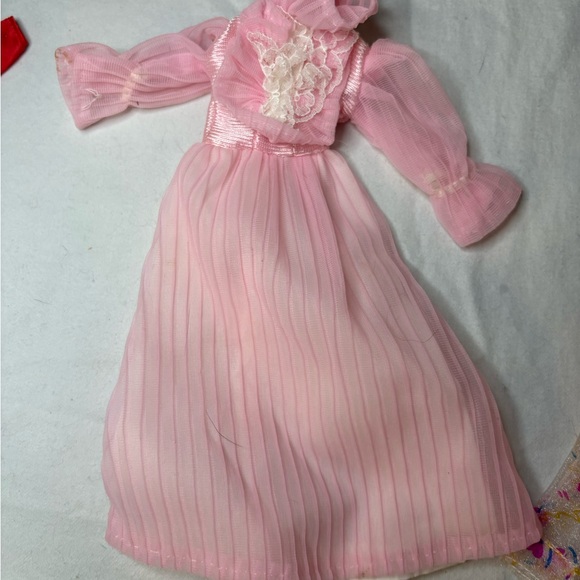 Lots of Super Cute Barbie or any that size Doll outfits In lovely condition - Picture 5 of 12